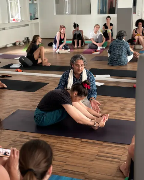 people doing yoga Luxembourg